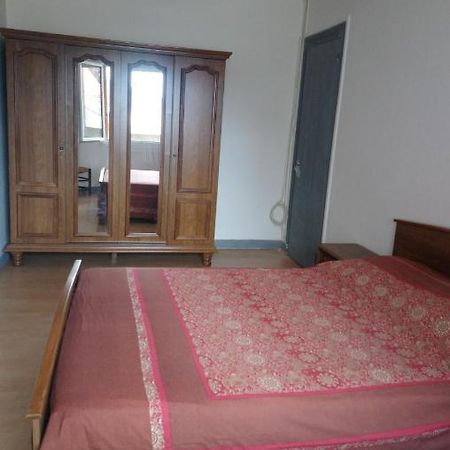 Hebergement Pour 2 Personnes,1 Chambres, Salon, Salle A Manger, Grand Garage Possibilite D'Un Lit 1 Personne Supplementaire Pour 15 Euros Sancoins 外观 照片